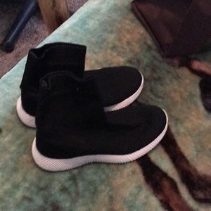 Comfy stylish sneakers